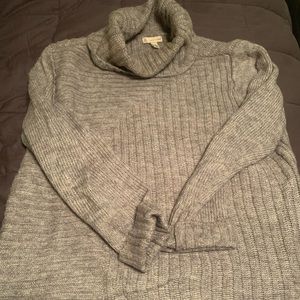 Turtleneck sweater with zippers on sides